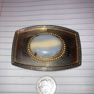 Belt Buckle With White and Blue Ruby